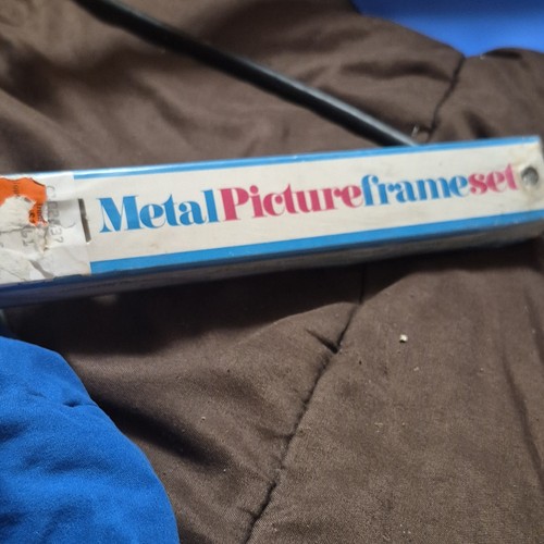 Silver metal picture frame set - picture,